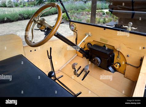 Ford Model T - steering wheel and controls Stock Photo - Alamy