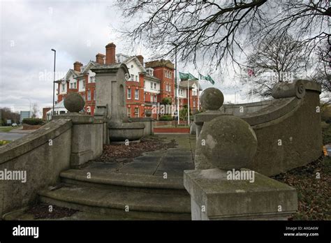 Queens Hotel Farnborough Stock Photo - Alamy