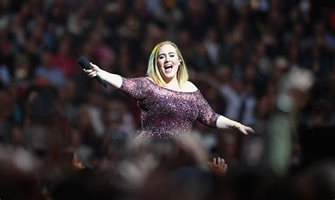 Adele Live Concert_01-adele-tour the finale wembley stadium - Distract