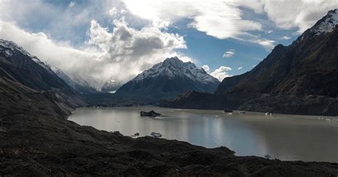 Tasman Glacier, New Zealand : travel