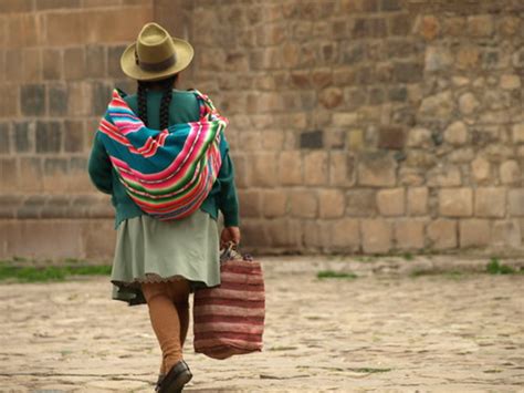 Peru Travel: Crossing the Plaza | An indigenous woman with c… | Flickr