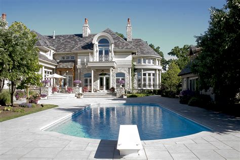 Top 5 Must-Know Tips for Buying a Luxury Home | 300Magazine