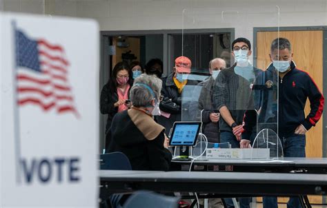 PHOTOS: Election Day 2021 in Virginia - WTOP News