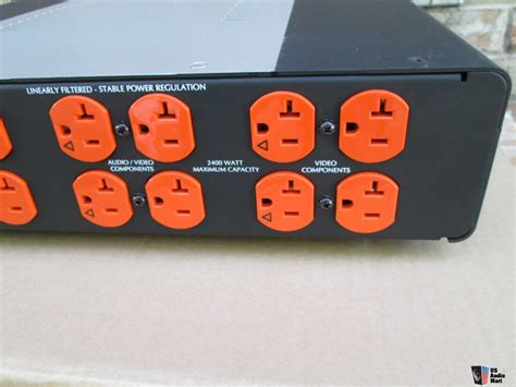 Furman SPR20i 20 amp power line Conditioner, Surge protector and voltage regulator excellent ...