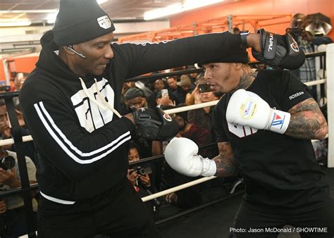 Santa Cruz dit que Mayweather entraîne Tank Davis pour rien car il ne le changera pas – BlogBoxe