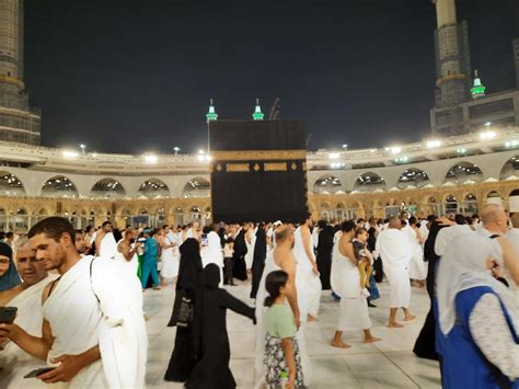 Mecca, Saudi Arabia, March 2023 - During the month of Ramadan, pilgrims from all over the world ...