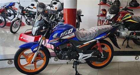 Honda CB 150F Introduces Vibrant Blue Color with Orange Rims