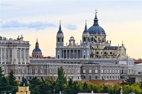 7 curiosidades de la Catedral de la Almudena que no conocías