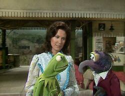 Episode 308: Loretta Lynn | Muppet Wiki | FANDOM powered by Wikia