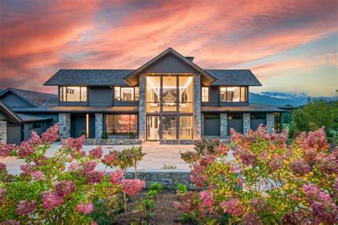 Luxury Modern Mountain Home in Asheville, North Carolina | 2023 | HGTV