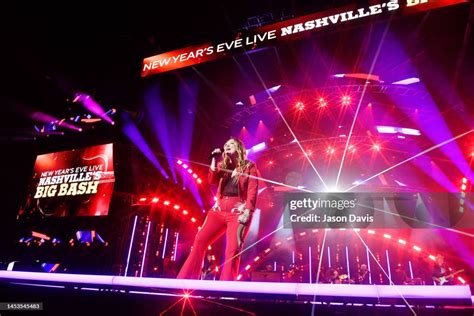 Elle King performs during New Year's Eve Live: Nashville's Big Bash... News Photo - Getty Images