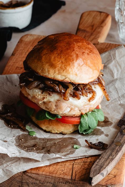 4 INGREDIENT GRILLED TURKEY BURGERS & CARAMELIZED ONION