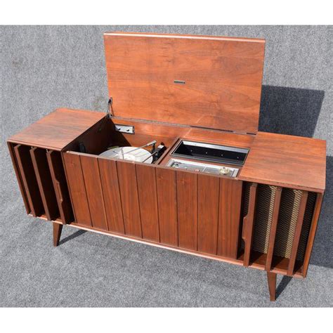 Vintage Zenith Mid-Century Modern Stereo Console | Chairish