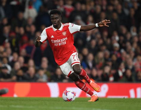 Bukayo Saka says 'I'm giving everything back' as Arsenal star signs new ...