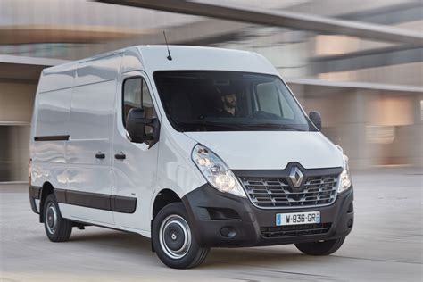 Renault Master ZE large electric van review | Parkers