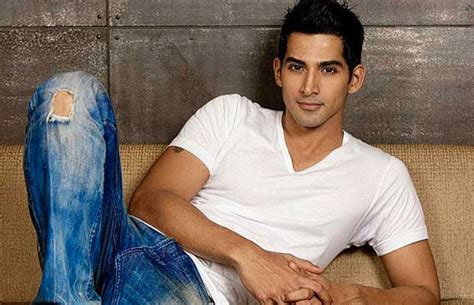 Vivan Bhatena To Play The Villain In Judwaa 2 - Businessofcinema.com