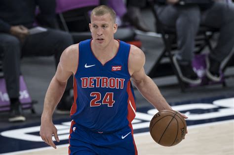 Detroit Pistons clear roster and salary space by trading Mason Plumlee