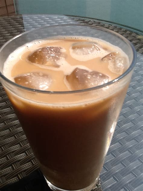 Homemade Cold Brew Iced Mocha With Almond Milk | Loula Natural Naturopath & Nutritional Therapist