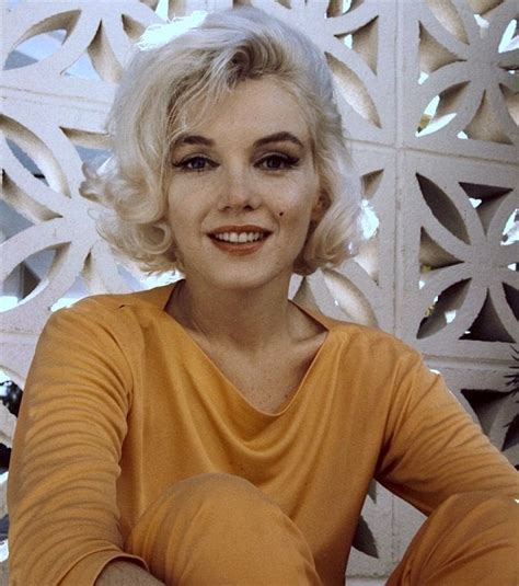 Marilyn Monroe's final photoshoot picture, just three weeks before her death in 1962 : r ...