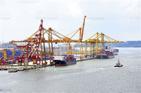 Johor Port In Pasir Gudang Stock Photo - Download Image Now - Malaysia ...