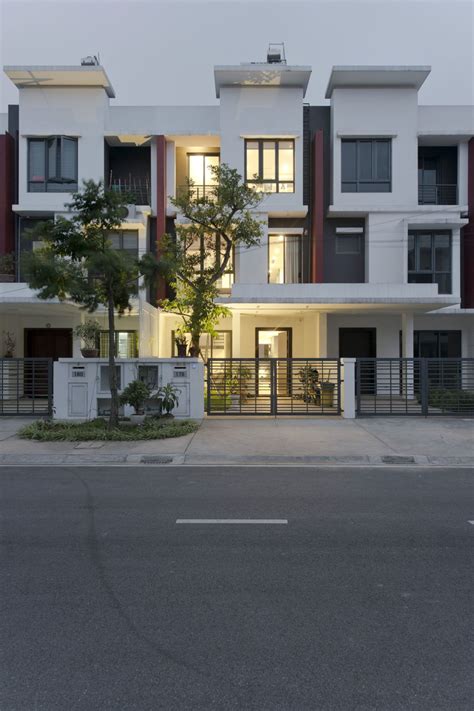 Gamuda House by ihouse Architecture and Construction (26) | House, Architecture, Modern townhouse