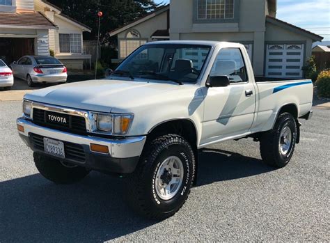 1989 Toyota 4x4 Pickup 5-Speed | Toyota 4x4, Toyota pickup 4x4, Toyota ...