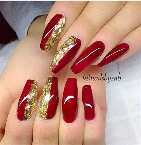 Red and gold nail inspo | Xmas nails, Christmas nails, Xmas nail designs