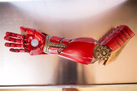 Robert Downey Jr. Delivers 3D-Printed Iron Man Prosthetic to Little Boy ...