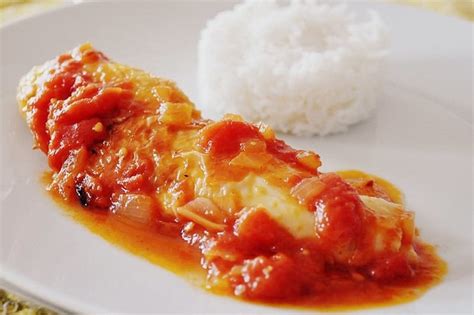 Spanish Chicken with Tomato Sauce (Pollo con Tomate) - Spanish Recipes