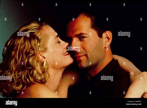 MOONLIGHTING (TV) (1985) CYBILL SHEPHERD, BRUCE WILLIS MNLT 018 Stock ...