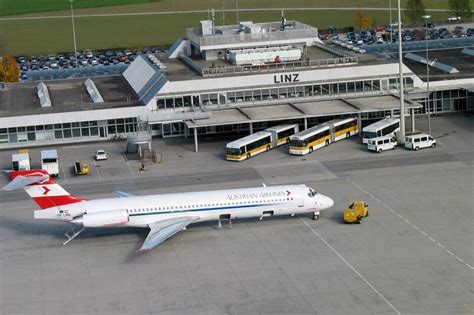 Geschichte von 1955 bis heute | Historisches zum Linz Airport