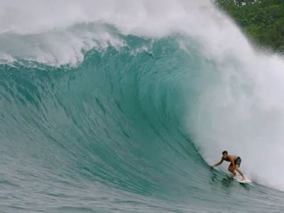 Surfing Bocas Del Toro Panama | Red Frog Bungalows