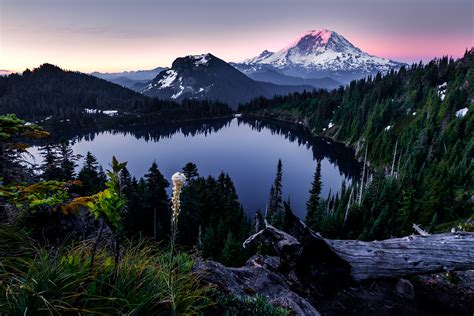 Interesting Photo of the Day: Mount Rainier Sunrise