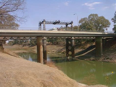 presents a photograph of the Wilcannia Bridge | Download Scientific Diagram