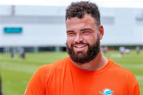 Dolphins' Connor Williams finds a home at center, but will it result in ...