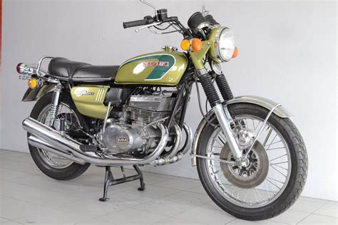 Suzuki GT 550 de 1974 d'occasion - Motos anciennes de collection japonaise Motos vendues