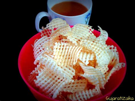 Gujarati Zaika: Potato Wafers – Home made potato wafers recipe