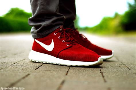 apprehend the hype: Nike Roshe Run - Team Red / Sail