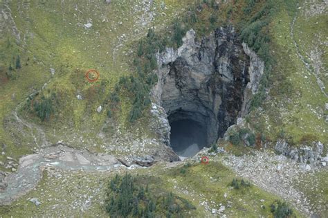 Canadian team confirms presence of huge unexplored cave in British Columbia | Canadian Geographic