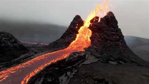 Astonishing drone footage of Iceland volcano - Boing Boing