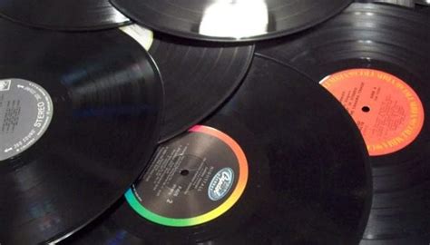 Why You Should Listen To Albums In Full | Vinyl Chapters