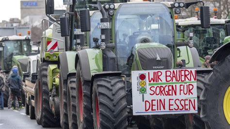 Germany farmers protest: Thousands of tractors in Berlin | CTV News