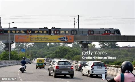 Delhi Aerocity Metro Station Photos and Premium High Res Pictures ...