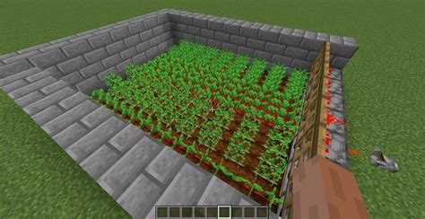 How to build an auto-harvest survival farm in Minecraft