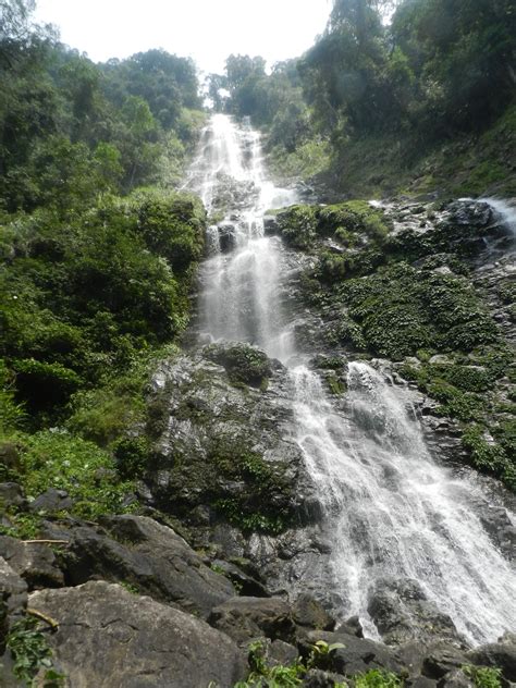 Fiona in Borneo: Lisa and Waterfalls