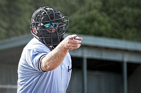 5 Best Umpire Masks - Dec. 2024 - BestReviews