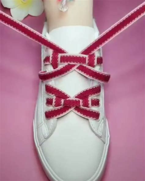 Incredibly Creative Shoelace Ideas [Video] | Diy shoes, Shoe lace patterns, Shoe laces