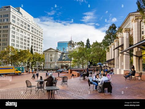 Pioneer Courthouse Square in downtown Portland, Oregon, USA Stock Photo - Alamy