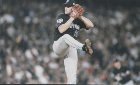 Al Leiter Pitching in the 2000 World Series