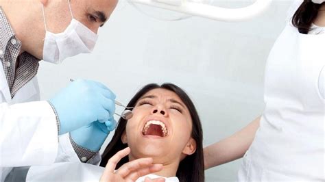 5 Reasons To Contact an Emergency Dentist